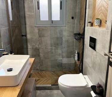 Nikaia-Agios Ioannis Rentis Apartment | Oasis Pool Flat-near 2 metro stations-