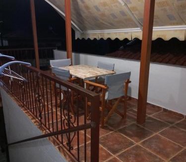Loutraki House | Ξενώνας Αντωνία
