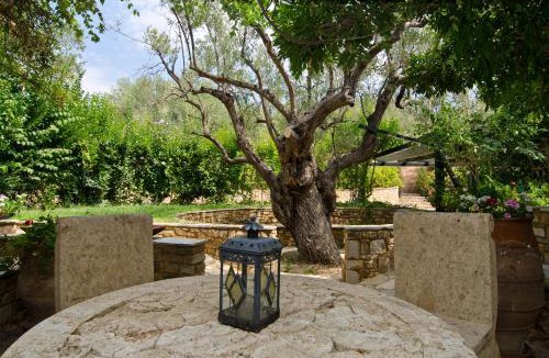 Elia Villa | Maria Elena Villas III