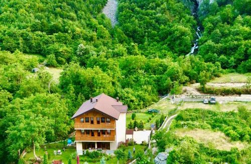 Kukes County Bed & Breakfast | Vila Alexander B&B
