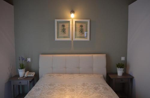 Frourion House | Romanza Studios