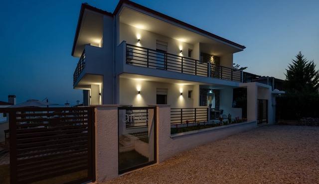 Aiora Suites