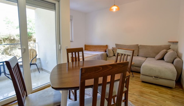 Sea View Flat w Balcony 5 min to Beach in Budva