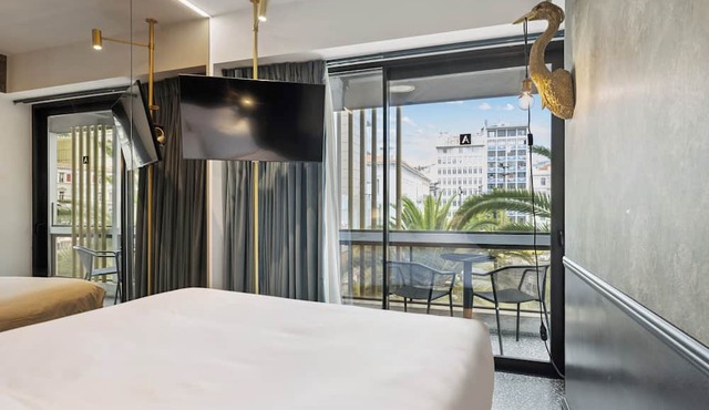 Skylark, Aluma Hotel & Resort in Athens