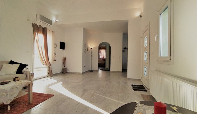 Oniropagida Family Apartment in Korthio