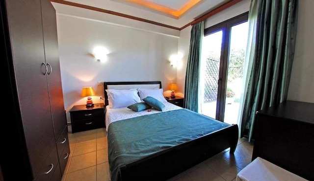 Dionysos Apartments