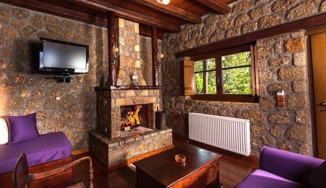 Pera Alonia Guest House