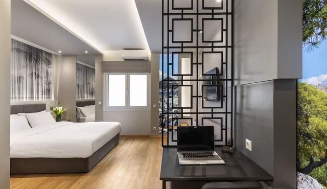 Athens Center Luxury Suite