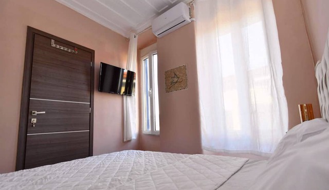Charming Samos Escape With Jacuzzi and Private Balcony