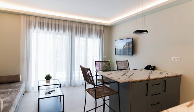 Oktolia Suites