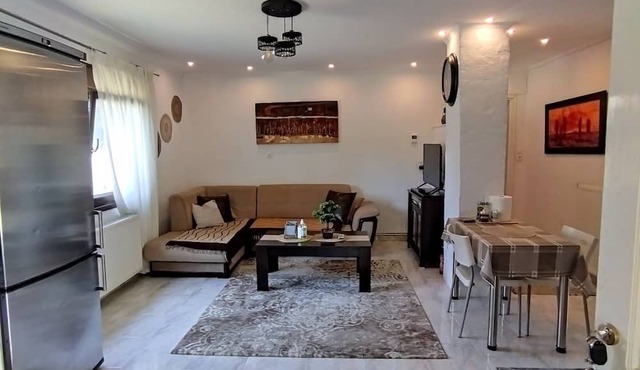 Oasis Cottage Rental Property 10 min away from town!