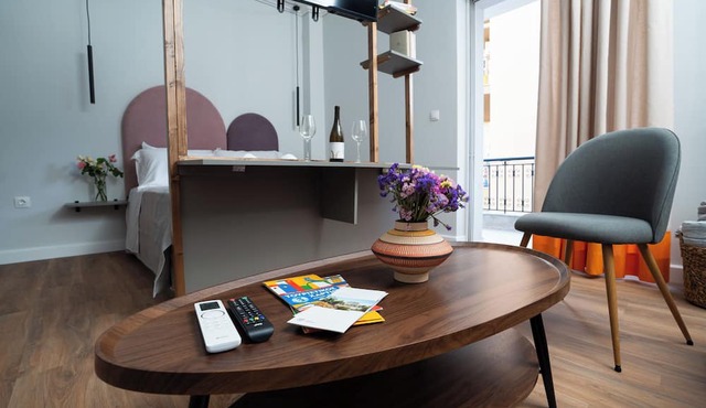 Modern & Sunny apartment with Garden View in the heart of the city center NYX 1 in Tripoli