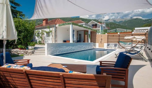 Villa D Apartments