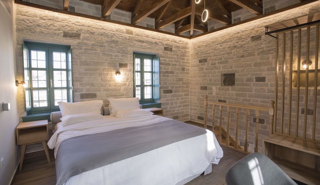 MAKRIS Papigo luxury suites
