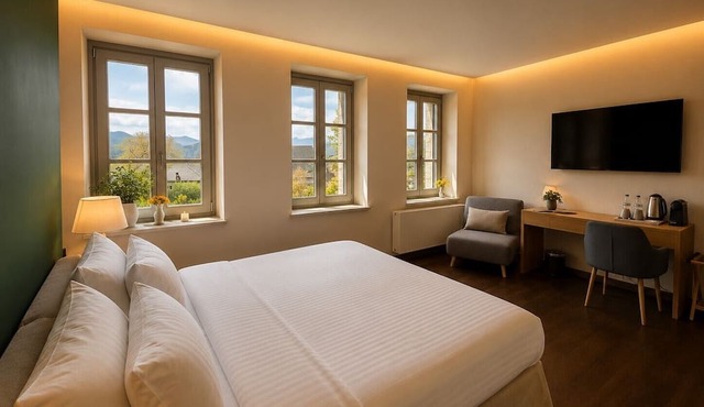 Monopatia Resort