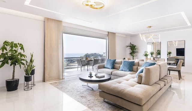 Divine Residence, a SeaView Retreat