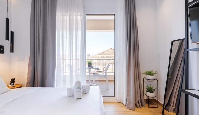 Kentro Luxury Suites