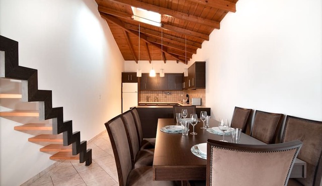 NS-George Apartments by the Airport in Markopoulo Mesogeas