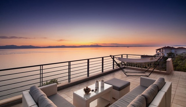 Sea Whisper Villa in Astros