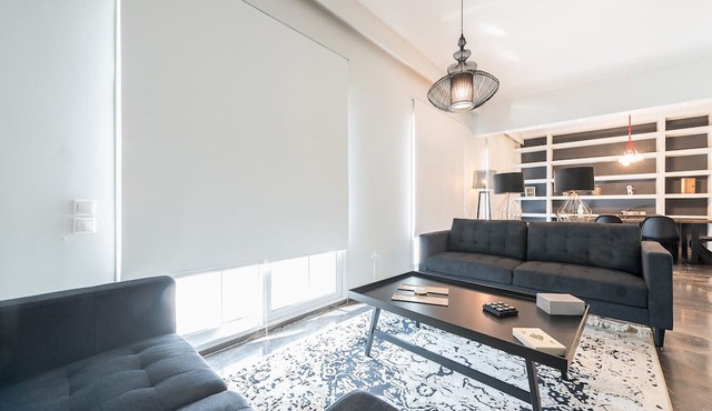 Spacious 4BR Penthouse Updated Bathroom