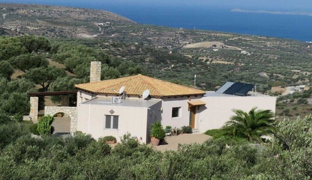 Holiday home in Kato Gouves with Wi-Fi in Kato Gouves