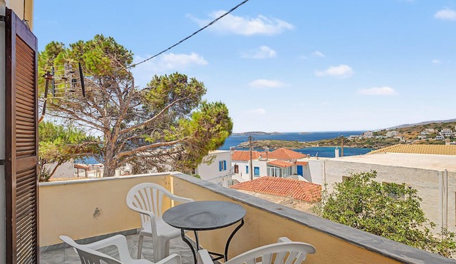 Apartment 'Grand Seaside Loft' with Shared Garden and Wi-Fi