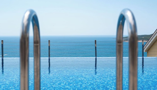 3 Bedroom Penthouse with Pool, Terrace and Sea View in Luštica Bay