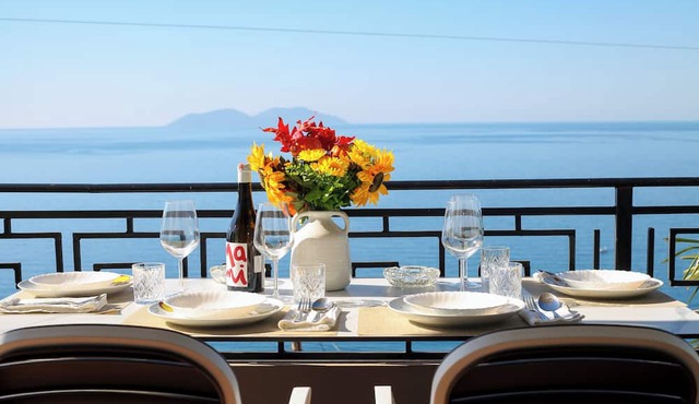 Villa Meminaj With Sea View And Garden, Vlore, Albania