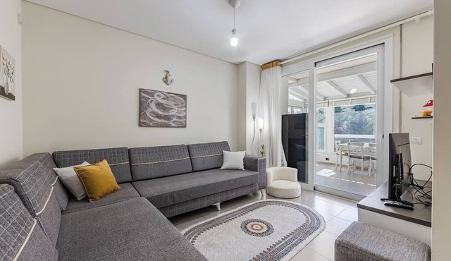 Blue Bay | Sea View Apartment with Free Parking by PikHost