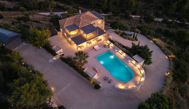 Villa Petal – 7 En-Suite Bedrooms, Private Pool & Sea Views
