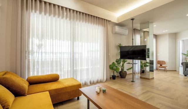 Apt in Monastiraki with balcony and Acropolis view in Athens