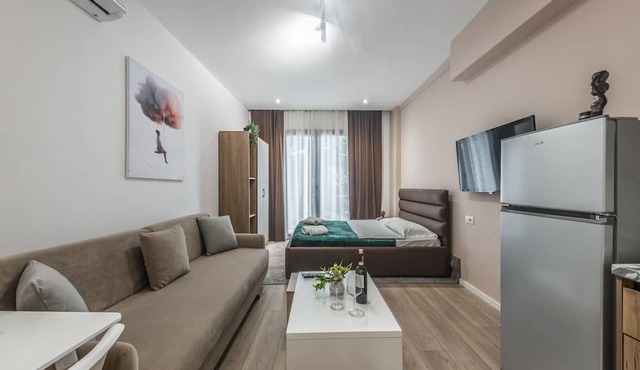 Comfy City Center Studio Apartment - City View in Durrës