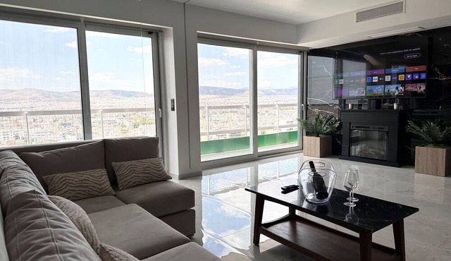 Artemis House2Heal Athens 15th floor/Private Jacuzzi & Sauna, Luxury Apartment