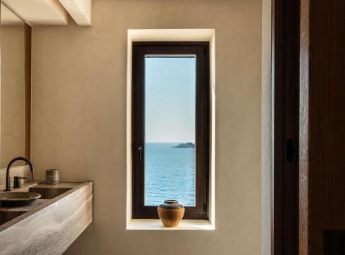 Luura - Cliff, Paros, Morgans Originals