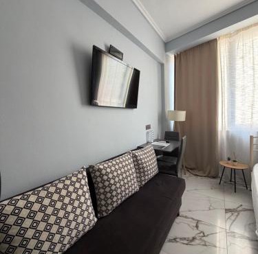 Athanias Studio II