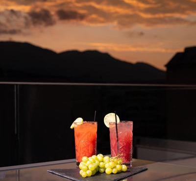 ΛΑΚΩΝΙΖΕΙΝ Luxury Suites