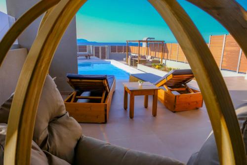 Blue Velvet Coast Luxury Villas in Kokkini Khanion