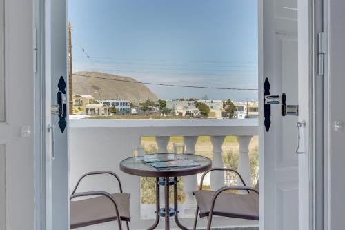 Seaview Double Room Private Jacuzzi in Santorini