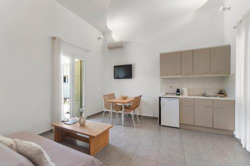 LausAndros Suites