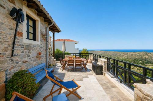 Altair Blue Villa - Private Jacuzzi and Views in Kalón Khoríon