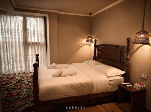 Rrenjet - The Roots in Ersekë
