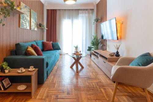 Spacious Modern Suite in the Heart of Center