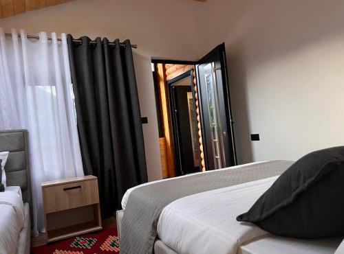 Guest House Astrit Villi