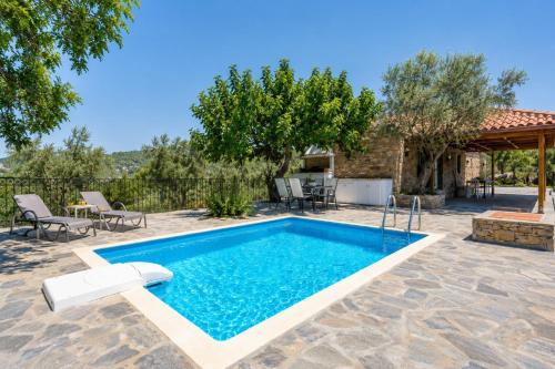Oak Tree Cottage in Pefkias