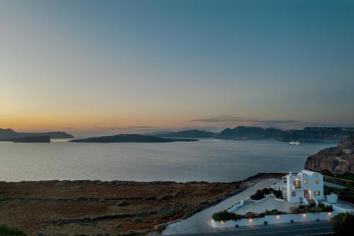 Hemera Holiday Home villa on Santorini