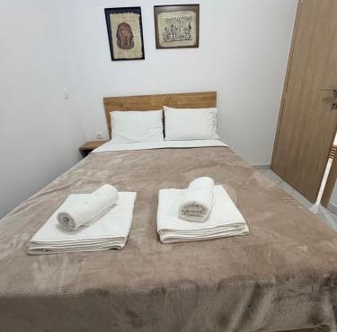 Project Georgiadi #3 - Modern Apartment in peaceful neighborhood - 15 mins from Loutra Pozar