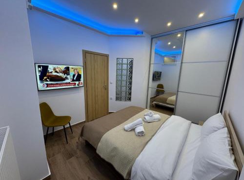 Modern Athens Suite - 160m from Metro - 3min Piraeus Port - 6 Guests