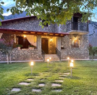 StoneNest Kalavryta -Luxury Stone Villa