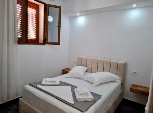 VILA Mina