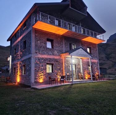 Sylbica Guesthouse in Tropojë